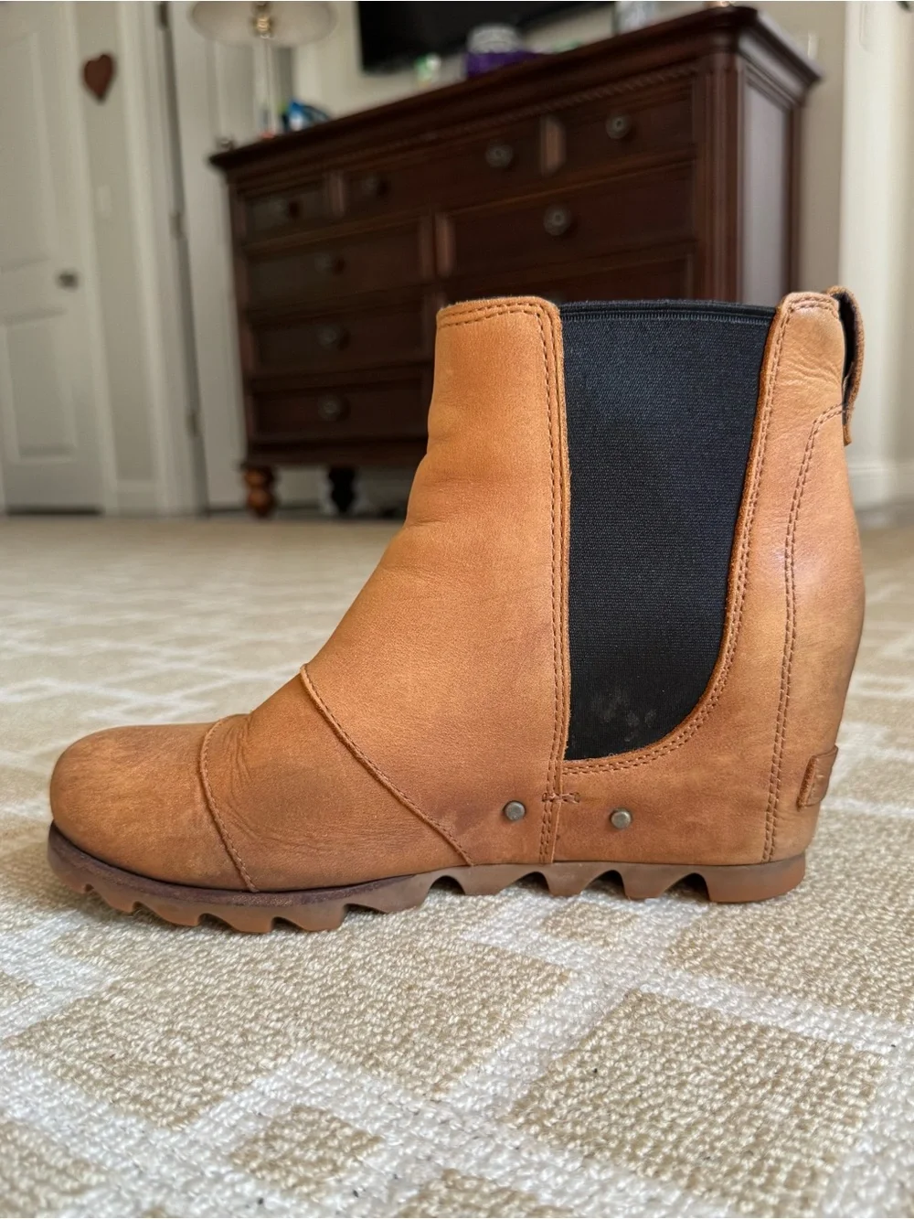 Sorel Lea Wedge Chelsea Ankle Boots Tan Waterproof Leather Women’s Size 7.5